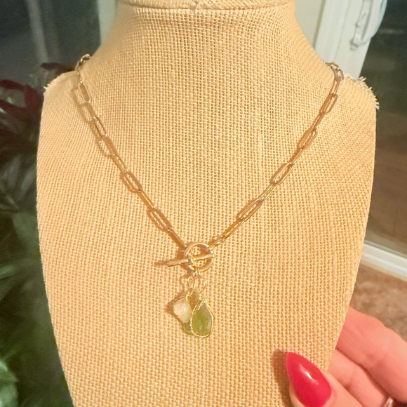 Elegant Gold Chain Crystal charm necklace - Picture 2 of 5